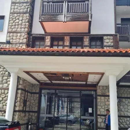 Апартамент Monteverde Tamplier